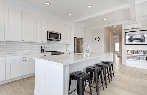 Seabrook House | *New* Seabrook's Urban Ocean: Downtown Location!