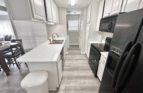 Tougaloo Condo | New! Sleep 6, Privacy & Comfort, Prime Location