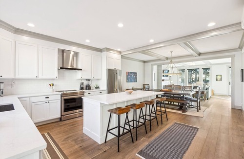 Seabrook House | *NEW* The Hermit: Private Hot Tub, Dog Friendly!