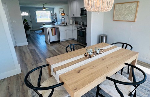 River Breeze Estates House | Newly Renovated Beachside Home for Extended Stays