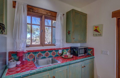 Pinnacle Peak Cottage | North Scottsdale Guesthouse on Five-Acre Estate