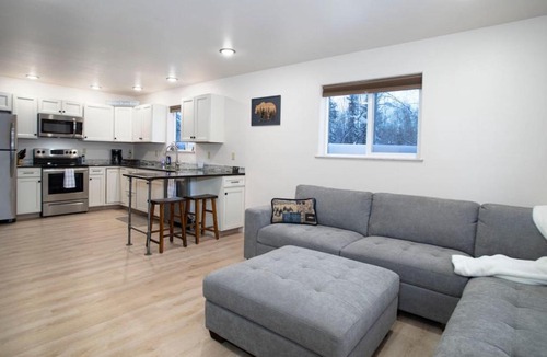 Badger Apartment | Northern Lights Getaway Minutes to Ft Wainwright