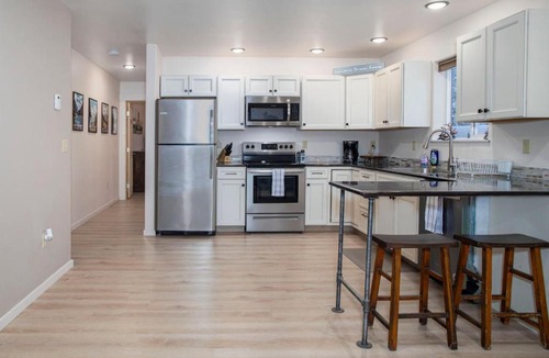 Badger Apartment | Northern Lights Getaway Minutes to Ft Wainwright