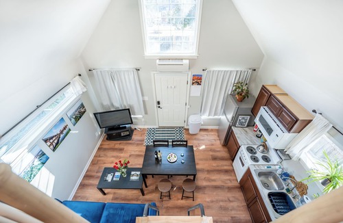 Richmond Cottage | Not-so-Tiny Home Near Scotts Addition w/Private Parking