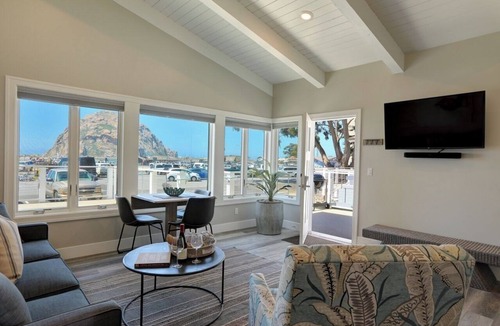 Morro Bay Condo | Ocean front, rock views: Salty Sister at Morro Rock