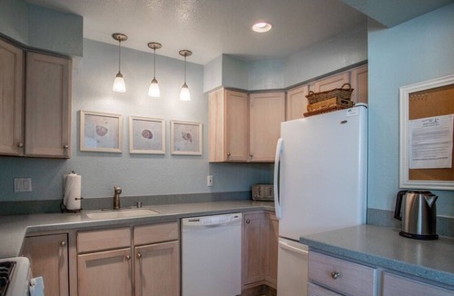 Lighthouse District Condo | Ocean Wave A - Monterey Condo - Oceanview Cannery Row
