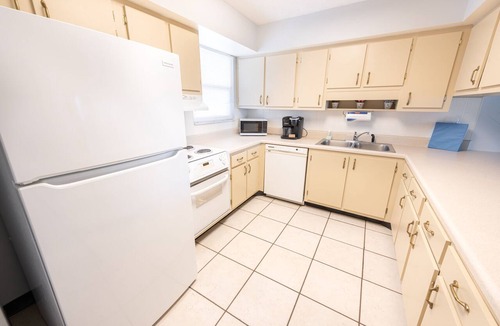 Satellite Beach Condo | Oceanfront 2BR Condo w/Balcony & Flexible Sleeping Setup, Unit 338