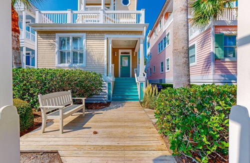 Saint Simons Island Cottage | Oceanfront cottage with view, balconies & shared pools, walk to parks