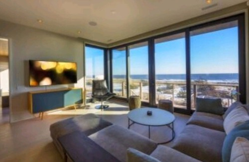 Westhampton Beach House | Oceanfront Modern Masterpiece