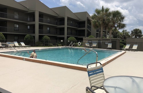 Vilano Beach Condo | Oceanfront Paradise! 2/2 mins from St. Augustine! Great for families & couples!