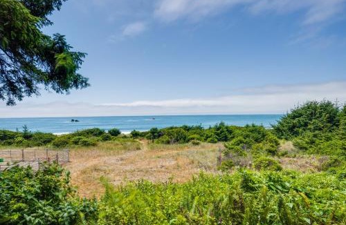 Smith River House | Oceanfront Smith River Cottage: Beach Access!