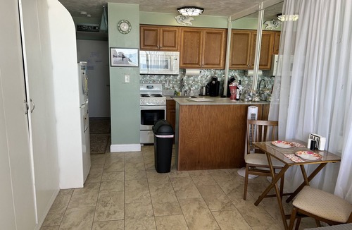 Ellinor Village Apartment | Oceanfront Studio - “also can’t get closer to the beach” View, comfy and clean!