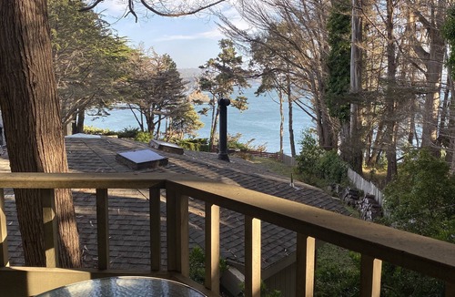 Anchor Bay Apartment | Oceanfront Studio with views of the Pacific Ocean S