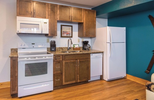 Red River Resort | OFFICIAL LISTING | Worldmark Red River 1BR w/Fireplace, balcony and chair lift