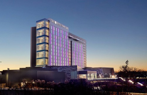 Eagan Hotel | Omni Viking Lakes Hotel