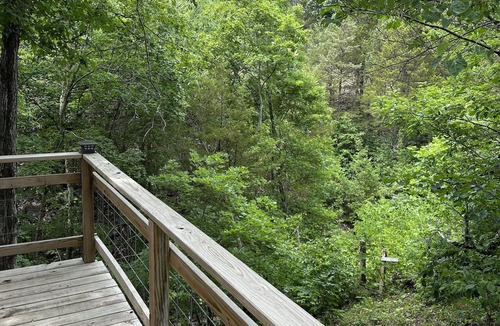 Hermitage Cabin | “On The Edge” Cabin Secluded, quiet, peaceful, private community
