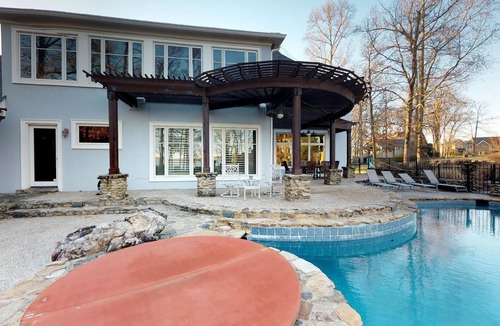 Counce House | Open Lakefront Floorplan With Infinity Pool, Hot Tub, Sauna, Game Room