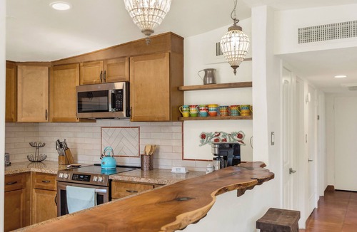 Peter Howell House | Our Private Oasis. Upscale, Pet Friendly, Pool Heat Available