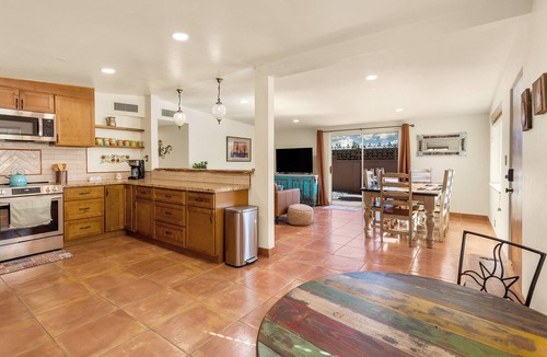 Peter Howell House | Our Private Oasis. Upscale, Pet Friendly, Pool Heat Available