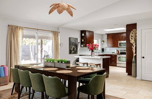 Scottsdale Estates Eight House | Palm Ritual Bachelorette, 5 min to Old Town, Karaoke + Glam Stations