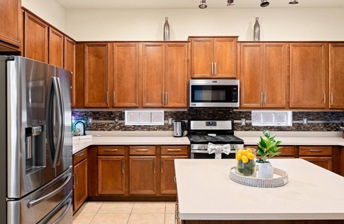 Dysart Ranch House | Paradise Resort pool, games, workspace,pooltable spacious house 5bd/3bath.