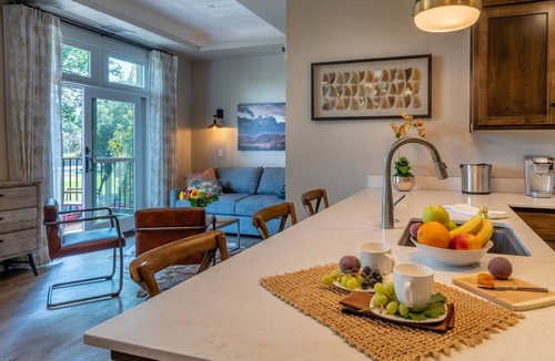 Paso Robles Condo | Paso Park Suite 201-Distinctive Balcony Suite Right in Downtown Paso Robles!