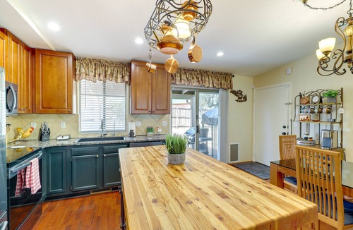 Payson Cottage | Payson Home w/Yard, Fire Pit: 2 Mi to Downtown!
