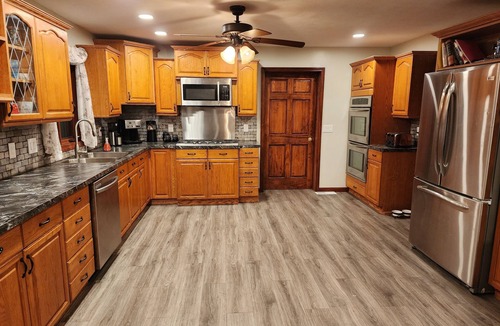 Peebles House | Peaceful 8 Bedroom 5 Bath w/patio bar-grill, swimming pond No Extra Fees