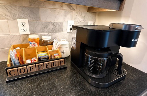 Rogers Apartment | Peaceful Beaver Lake Apartment with Deck Views, Fire Pit, WiFi. Sleeps 5