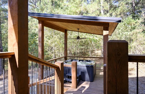 Pickens Cabin | Peaceful Family Retreat with Fido!