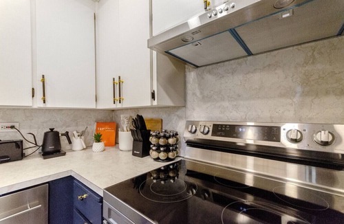 South End Cottage | Peaceful Pet-friendly Home With Yard