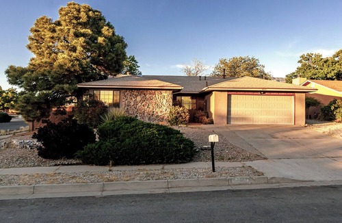 Northeast Heights House | Peaceful, single level pool home