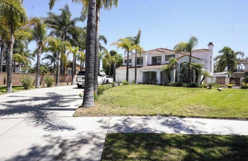Oxnard House | Perfect 4-bedroom house in Oxnard for your next getaway