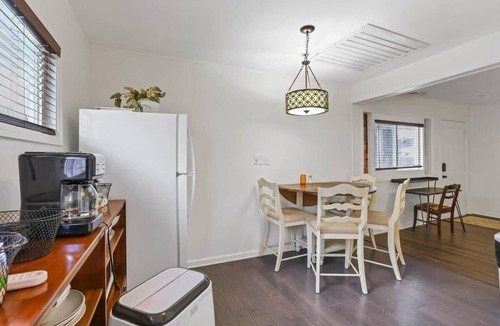 Columbus House | Pet Friendly 2BR Orchard Cottage - Fully Fenced!