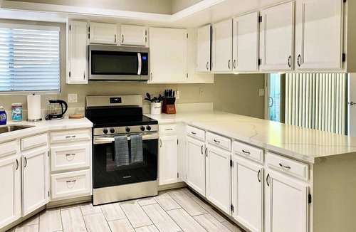 Glendale House | Pet-Friendly 3BR Glendale Stay w/Fenced Yard