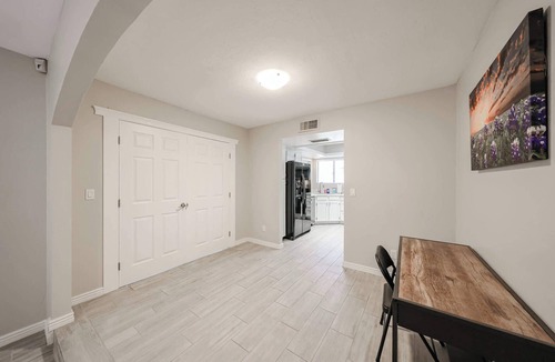 Glendale House | Pet-Friendly 3BR Glendale Stay w/Fenced Yard