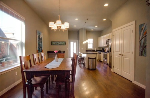 Central Tacoma House | Pet friendly Centrally Located Tacoma 3-bdrm home