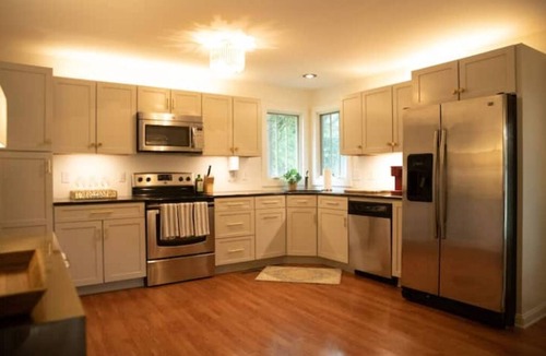 NoDa House | Pet Friendly Cozy NoDa Bungalow with Fenced in Backyard