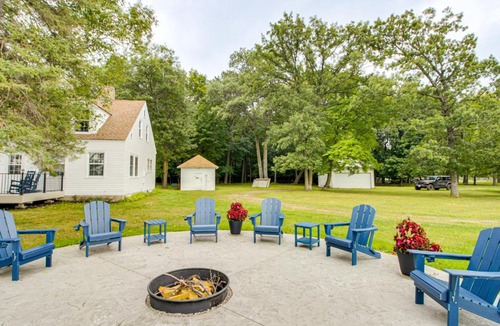 Cushing House | Pet-Friendly Cushing Home w/Dock & Fire Pit
