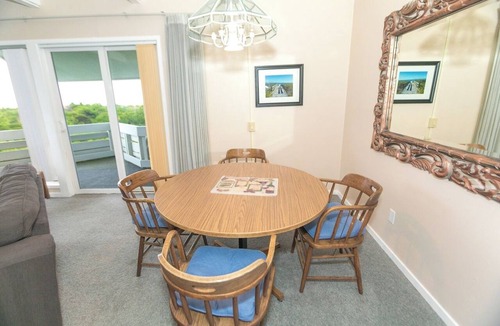 Ocean Shores Apartment | Pet-Friendly Ocean Retreat – Fireplace, Pool & Direct Beach Access