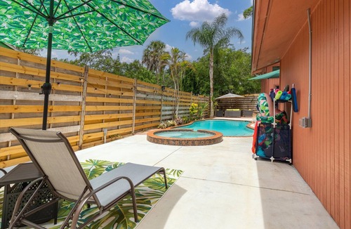 Pinecraft Villa | Pet Friendly Tropical Villa, Heated Salt Pool