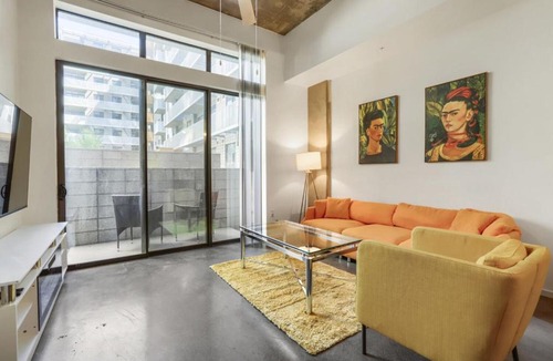 Evans Churchill Apartment | Phoenix Downtown Zen Loft