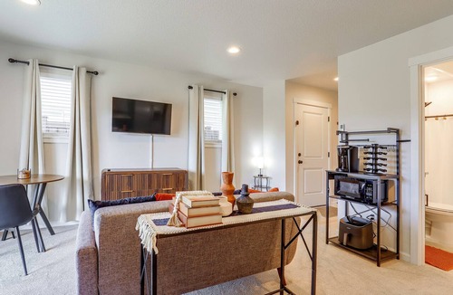Gresham Apartment | PNW Home Base! Gresham Studio w/ Patio