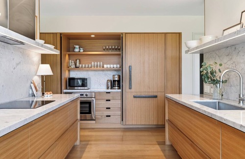 Germantown House | Pool + Deck Dining + BBQ | Kayaks + EV Charger Catskills View | River View