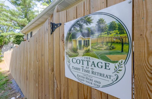Broadway Apartment | Porch & Fire Pit Access! Quiet Broadway Cottage