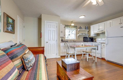 Broadway Apartment | Porch & Fire Pit Access! Quiet Broadway Cottage
