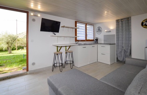 Cauro Apartment | Practical studio apartment with a beautiful view of the mountains.