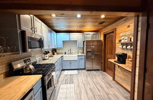 Pickens Cabin | Prism Pines | Private Lake, Pool & Outdoor Kitchen
