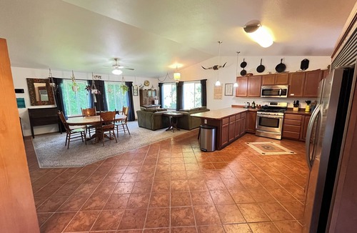 Palmer House | Private 5-Bed/2.5-Bath Home w/Full Kitchen, Steam Sauna, Wi-Fi, and Laundry
