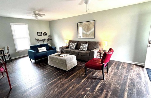 Comfort Cottage | Private Cottage One Block From The Trent River!